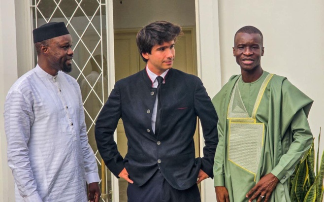 Rencontre entre Ousmane Sonko et Juan Branco : Un Hommage Ému à un Défenseur Dévoué Rencontre entre Ousmane Sonko et Juan Branco : Un Hommage Ému à un Défenseur Dévoué