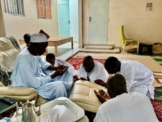 Visite de courtoisie du Ministre des Infrastructures chez Serigne Cheikh Saliou en présence de Serigne Bassirou Abdou Khadre Visite de courtoisie du Ministre des Infrastructures chez Serigne Cheikh Saliou en présence de Serigne Bassirou Abdou Khadre