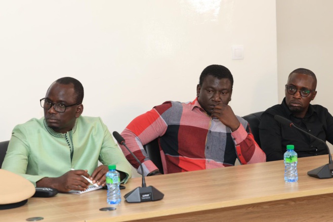 Rencontre à la Primature : Ousmane SONKO Échange avec les Acteurs de Colobane Rencontre à la Primature : Ousmane SONKO Échange avec les Acteurs de Colobane