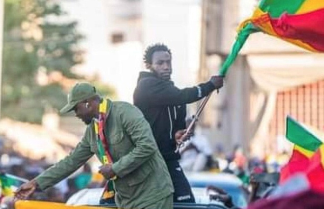 Azoura Fall se rend à la Section de Recherches : Un nouveau feuilleton judiciaire pour le militant de Pastef? Azoura Fall se rend à la Section de Recherches : Un nouveau feuilleton judiciaire pour le militant de Pastef?