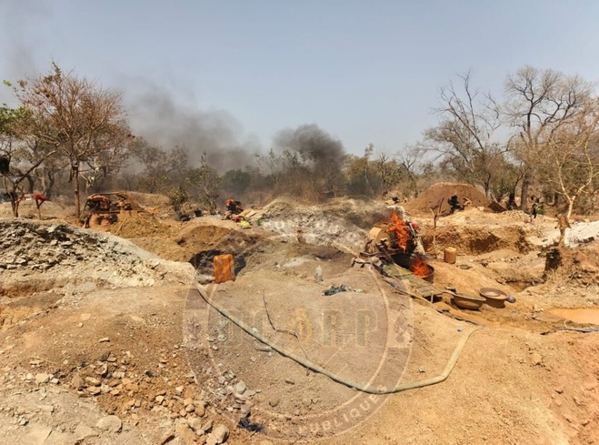 Orpaillage clandestin à la frontière : 70 millions FCFA saisis, un réseau sino-malien démantelé à Satadougou Orpaillage clandestin à la frontière : 70 millions FCFA saisis, un réseau sino-malien démantelé à Satadougou