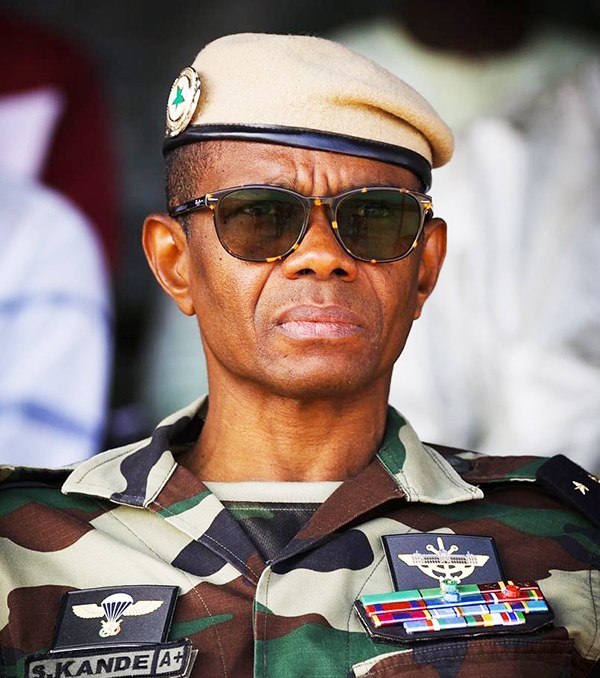 GÉNÉRAL SOULEYMANE KANDÉ : LE RETOUR AU PREMIER PLAN D’UN OFFICIER AU PARCOURS OPÉRATIONNEL