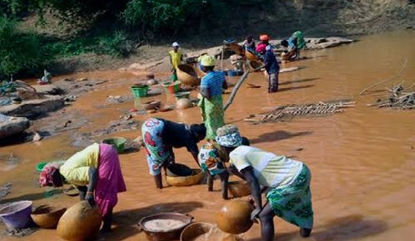 SÉNÉGAL ORIENTAL : L’OR QUI ENRICHIT, LES POPULATIONS QUI S’INQUIÈTENT… LA FALÉMÉ AU CŒUR D’UNE ALERTE ENVIRONNEMENTALE