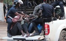 GRAND-YOFF : UNE INTERPELLATION POUR TRAFIC PRÉSUMÉ DE CHANVRE INDIEN DÉGÉNÈRE, UN POLICIER BLESSÉ  Une opération de patrouille menée dans la nuit du 25 au 26 octobre 2026 au point de deal présumé « Opinthio », dans le quartier Djiddah, à Grand-Yoff,